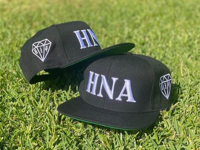 HNA WHITE STITCH FLAT PEAK