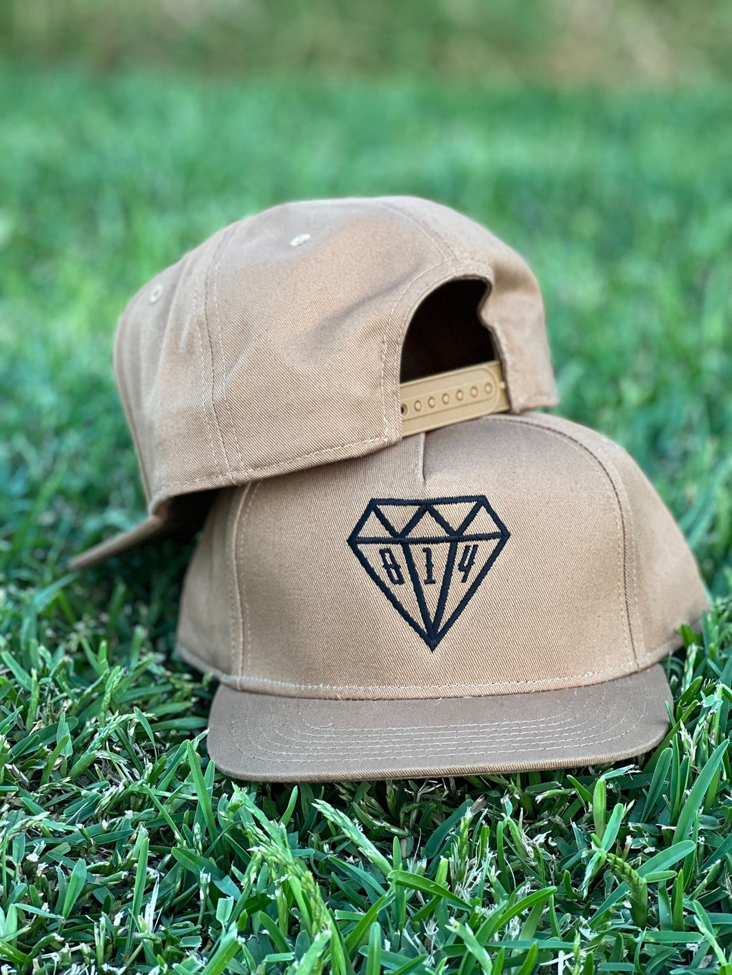 BLACK DIAMOND STITCH TAN FLAT PEAK